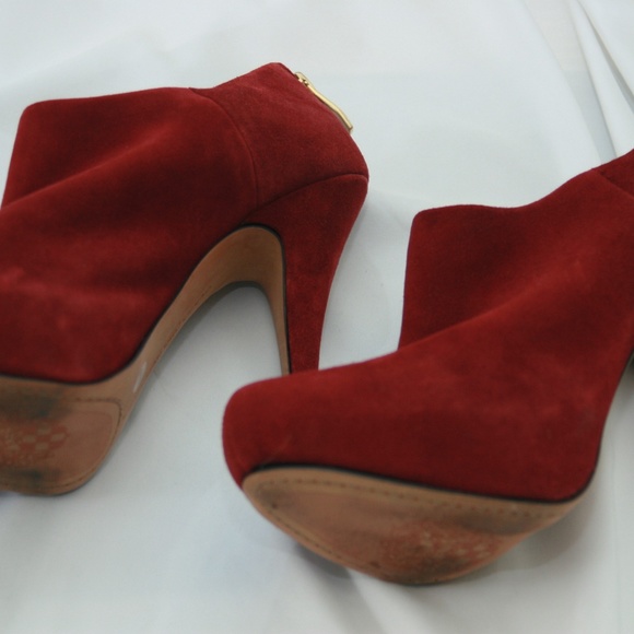 Vince Camuto Suede booties sz 8 - Picture 2 of 7